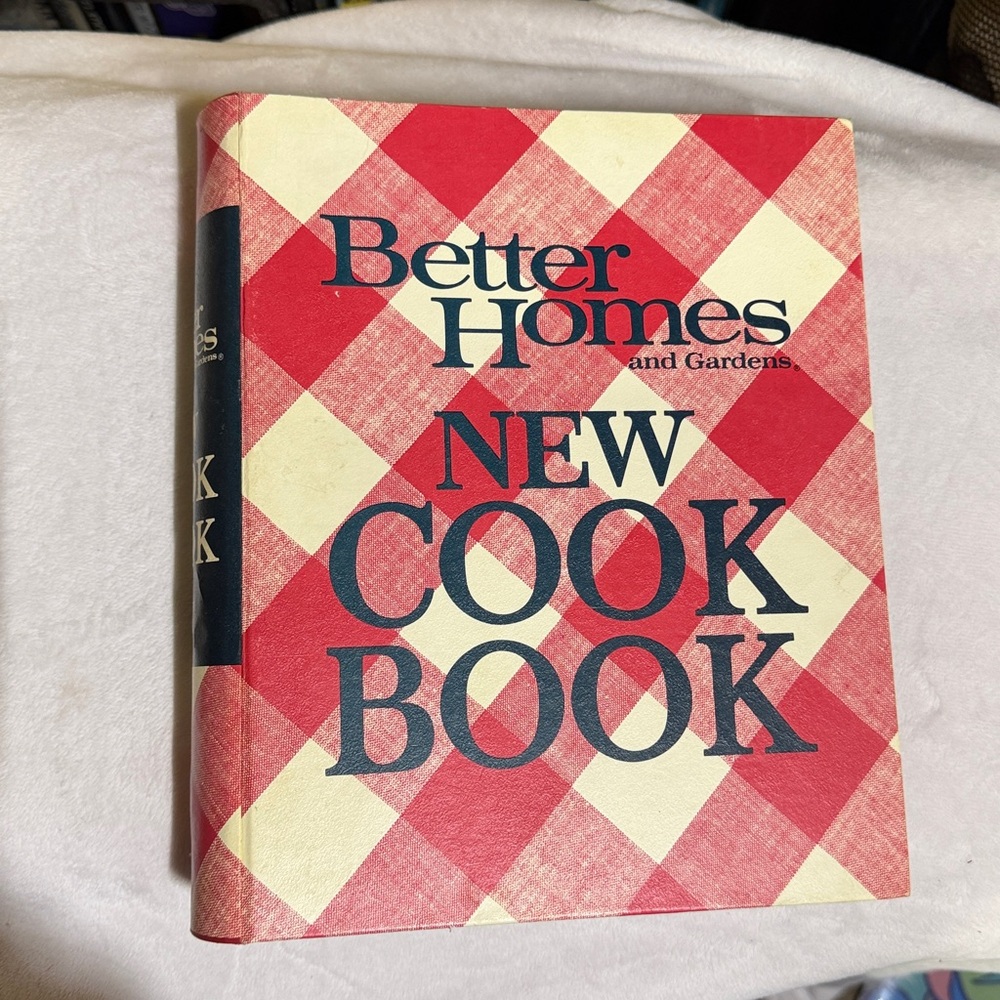 Better Homes & Gardens New Cookbook Vintage